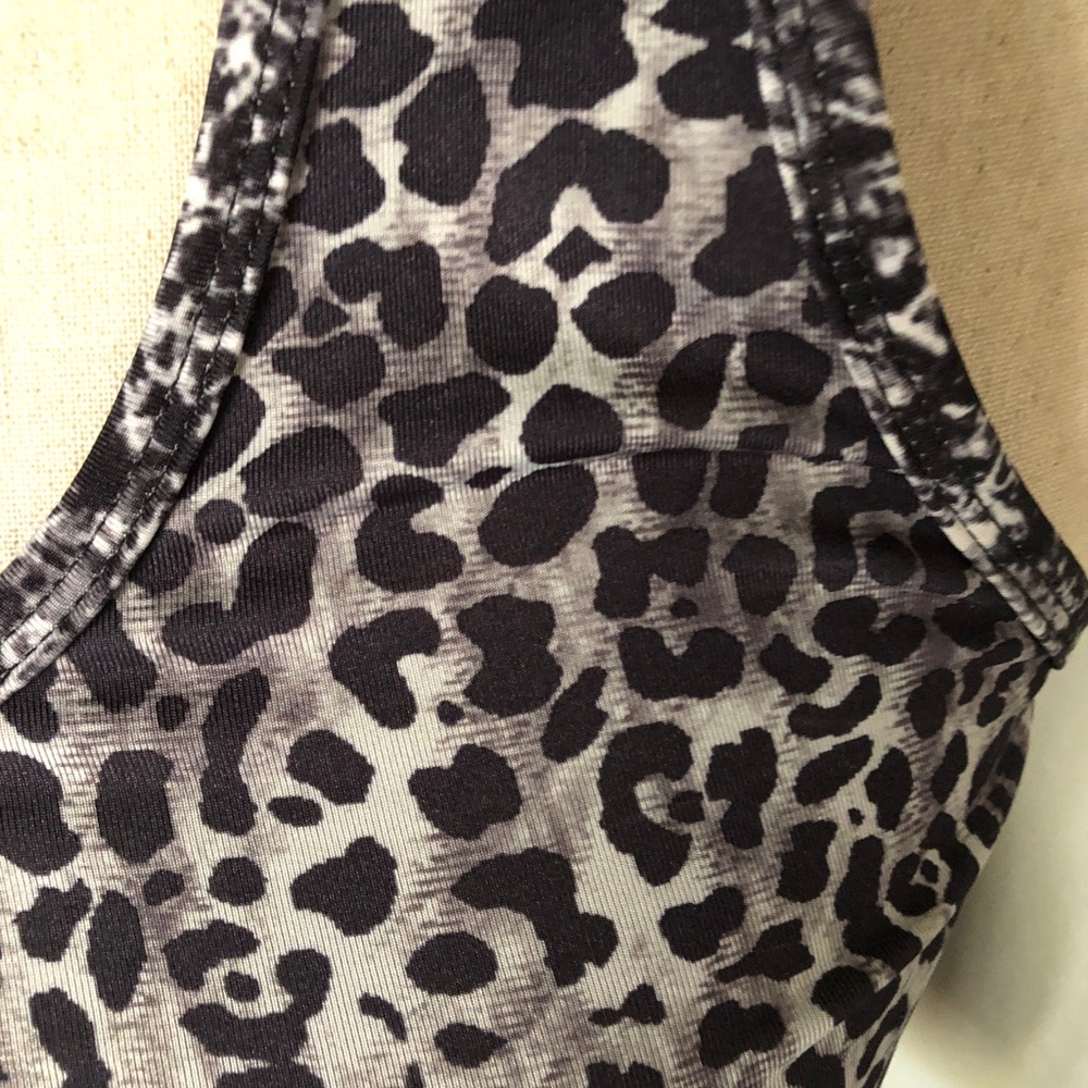 Athletic top - Picture 3 of 3